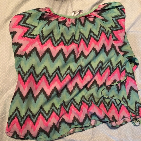 Justice Puff Sleeve Blouse - Picture 2 of 3